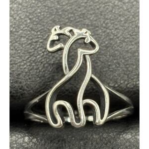New Condition Sterling Silver Hugging Giraffes Ring Size 7